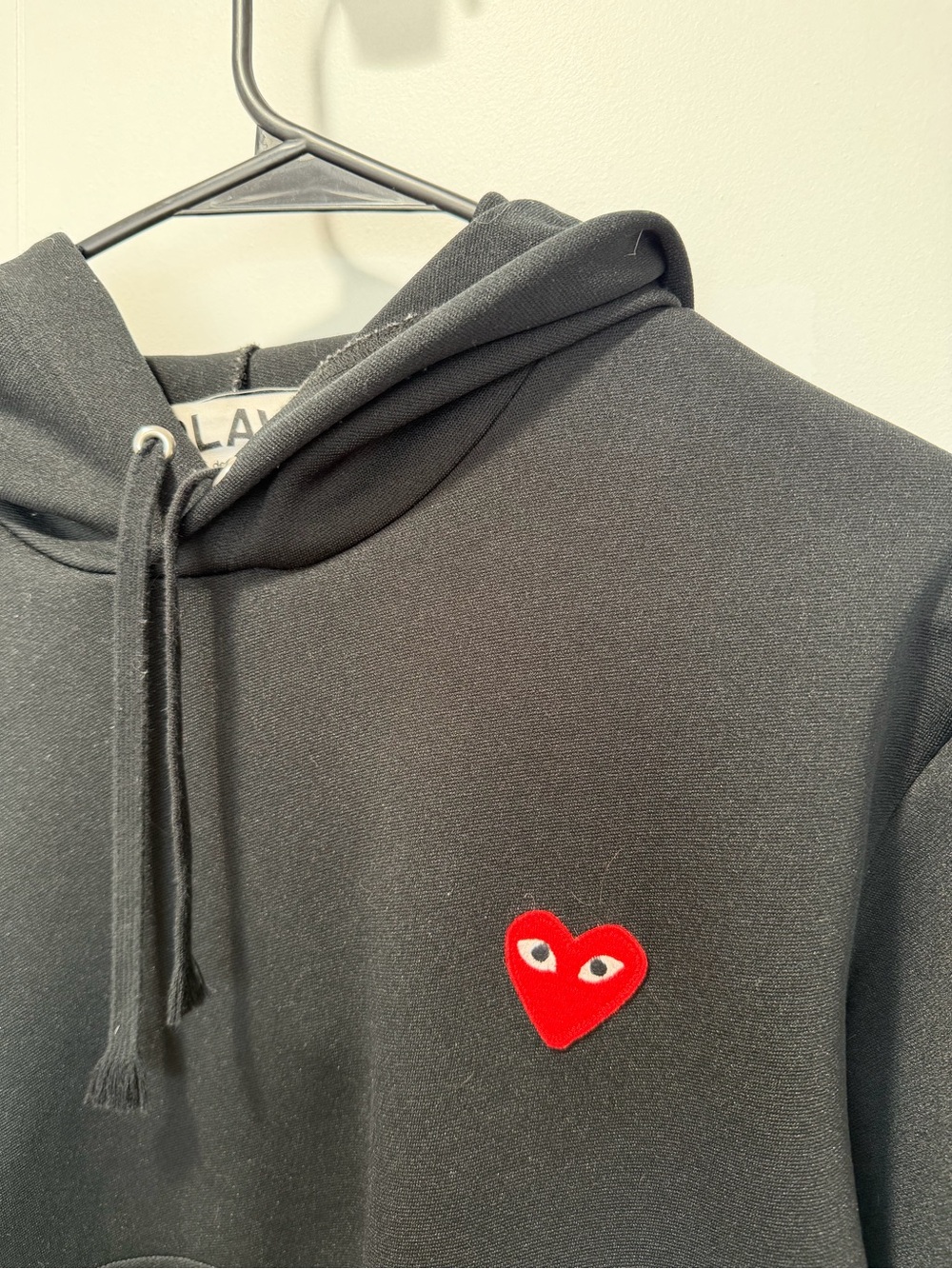 100% Authentic Comme des Garçons PLAY Black Hoodie Red Heart Logo Sz M - Picture 2 of 5